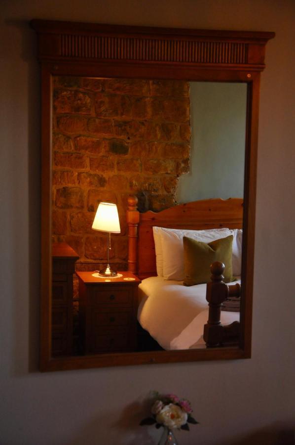 The Hollybush Inn And B&B Priors Marston Exterior foto